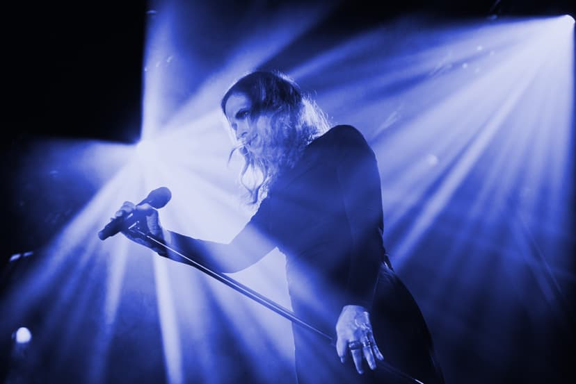 Alison Moyet — CITY HALL