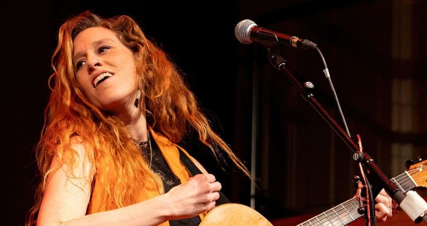 Hollie Rogers and band — THE GREYSTONES